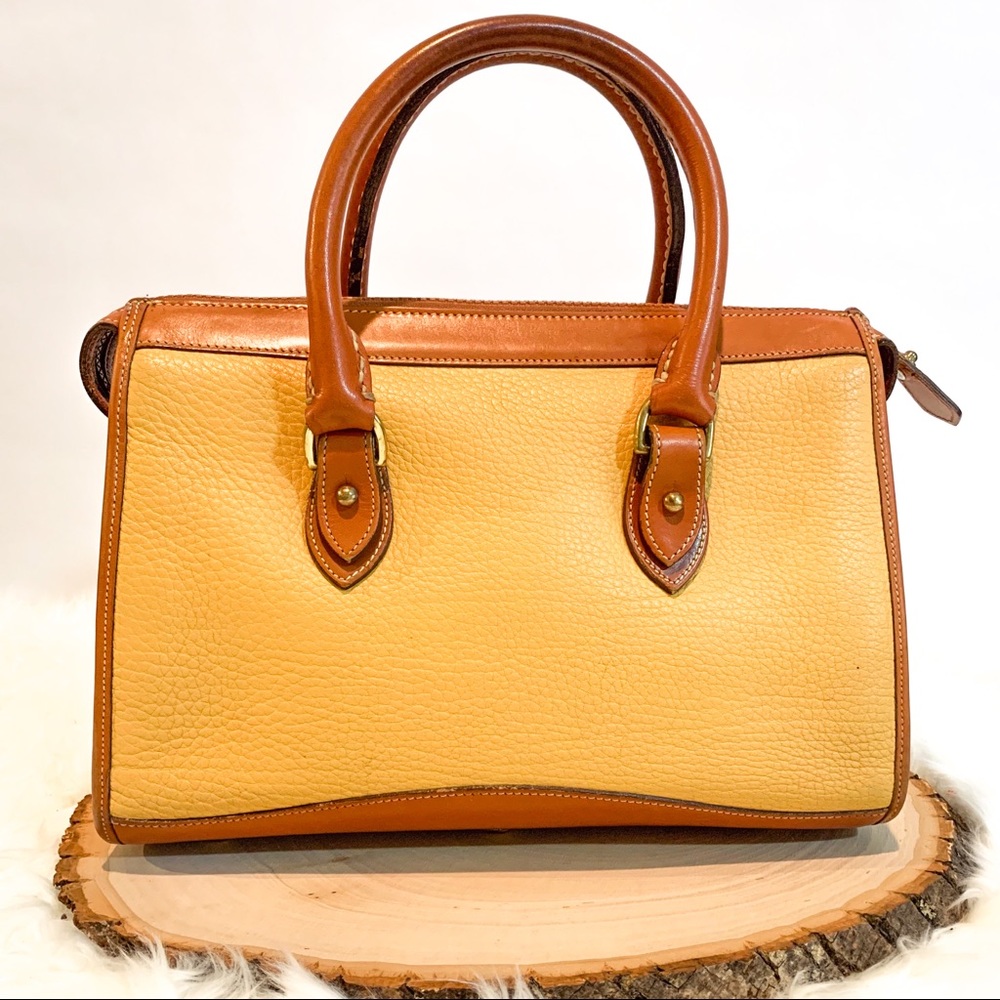 ❌SOLD❌ Dooney & Bourke AWL Vintage Classic Satchel - Picture 2 of 6